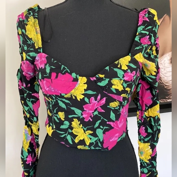 Zara cropped floral top with sweetheart bustline and ruched sleeves size Large - Picture 12 of 16